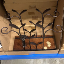 Charger l&#39;image dans la galerie, A6456，Tabletop Wood Wine Holder
